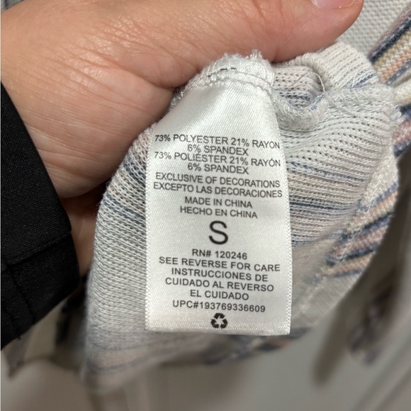 Wild Fable Pink and Blue Patterned Top Size Small - Picture 4 of 4